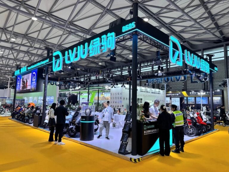 Duyu booth at the 33rd China International Bicycle Fair showcasing innovative e-bikes and accessories for global markets.